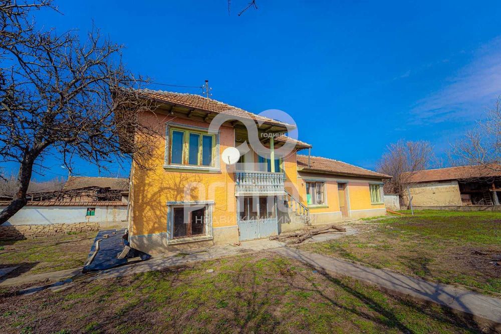 Къща в с. Ресен, с кладенец в близост до р. Негованка