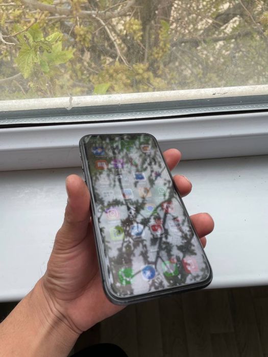 Iphone 11 сатылады келисип берип жберем бугинге