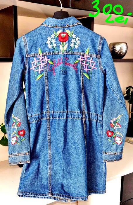 Jacheta Desigual Jeans - 300 Lei, Pantaloni Desigual Jeans - 150 Lei,