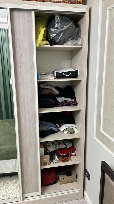 Продам два шкафа-купе