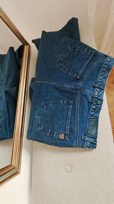 Blugi  "  pantalon  model Atomic"