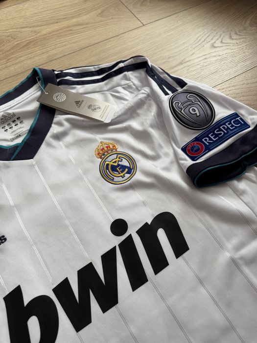 Tricou de fotbal Real Madrif Mesut Ozil Adidas marime M nou cu eticheta