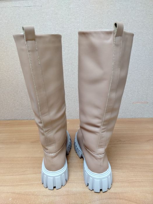 Женская кожаная обувь