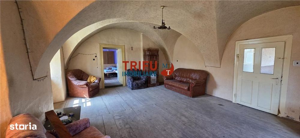 Casă autentică cu farmec transilvănean – o proprietate rară în Cricău