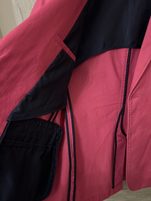 Розовый пиджак и серый пиджак