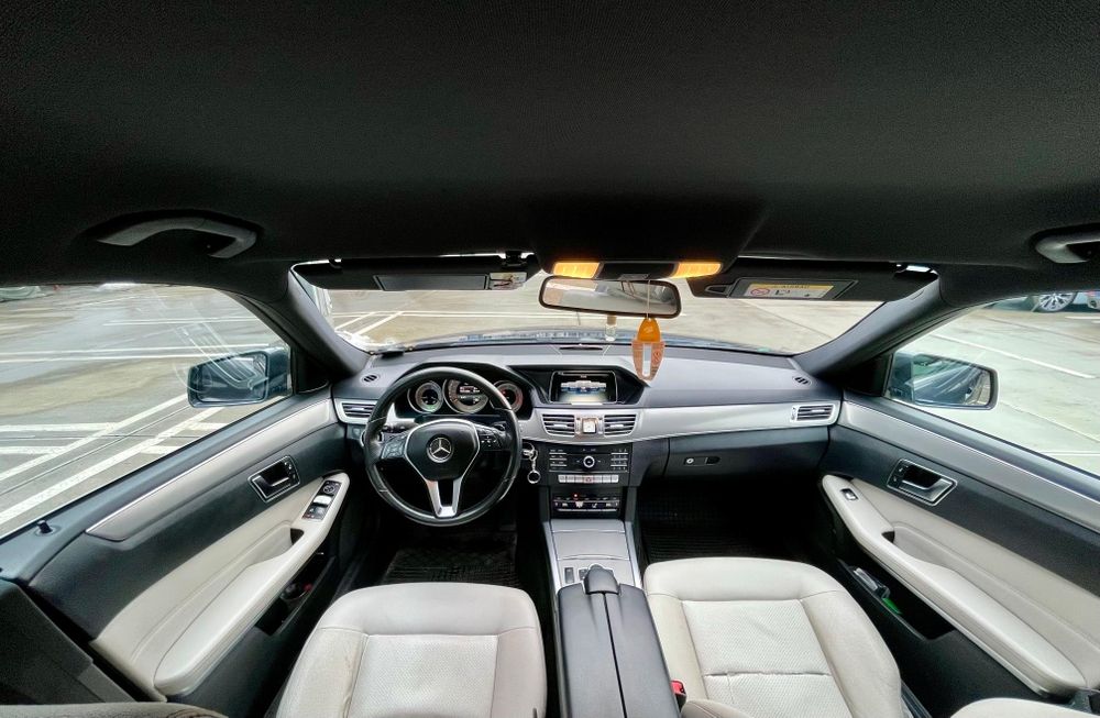 Mercedes Benz E    4 matic