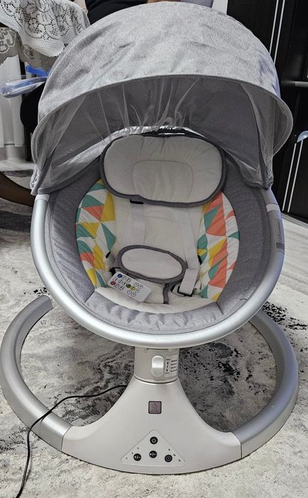 Leagan electric pentru bebelusi cu Bluetooth, USB si telecomanda