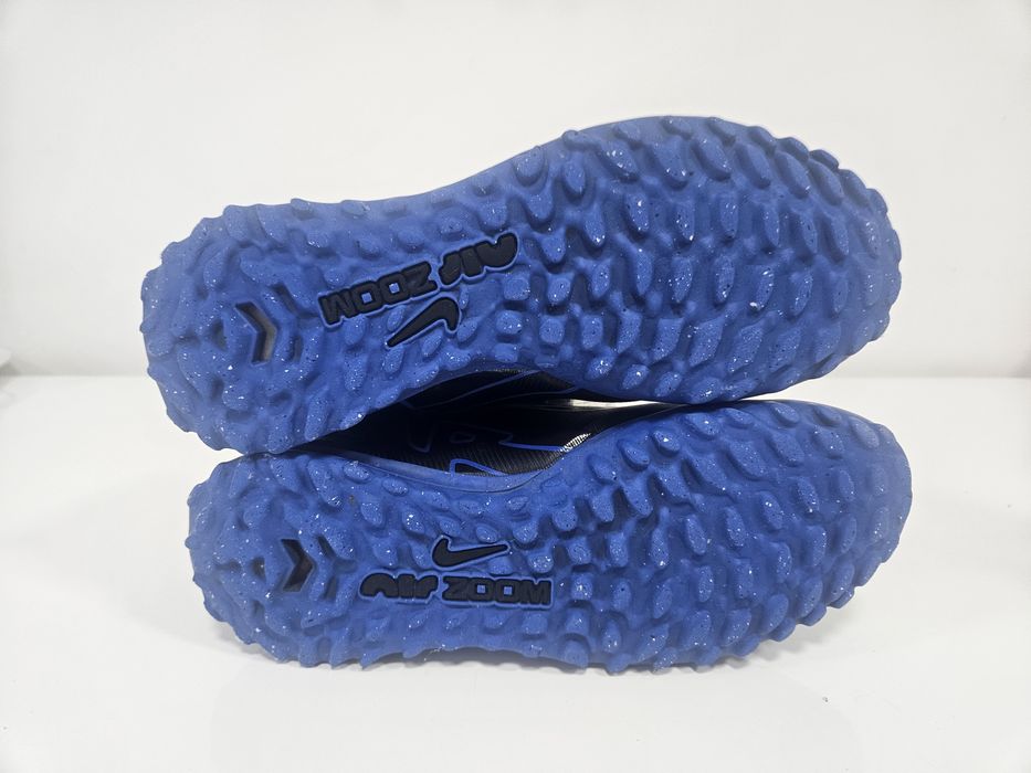Ghete de fotbal pt teren sintetic Nike