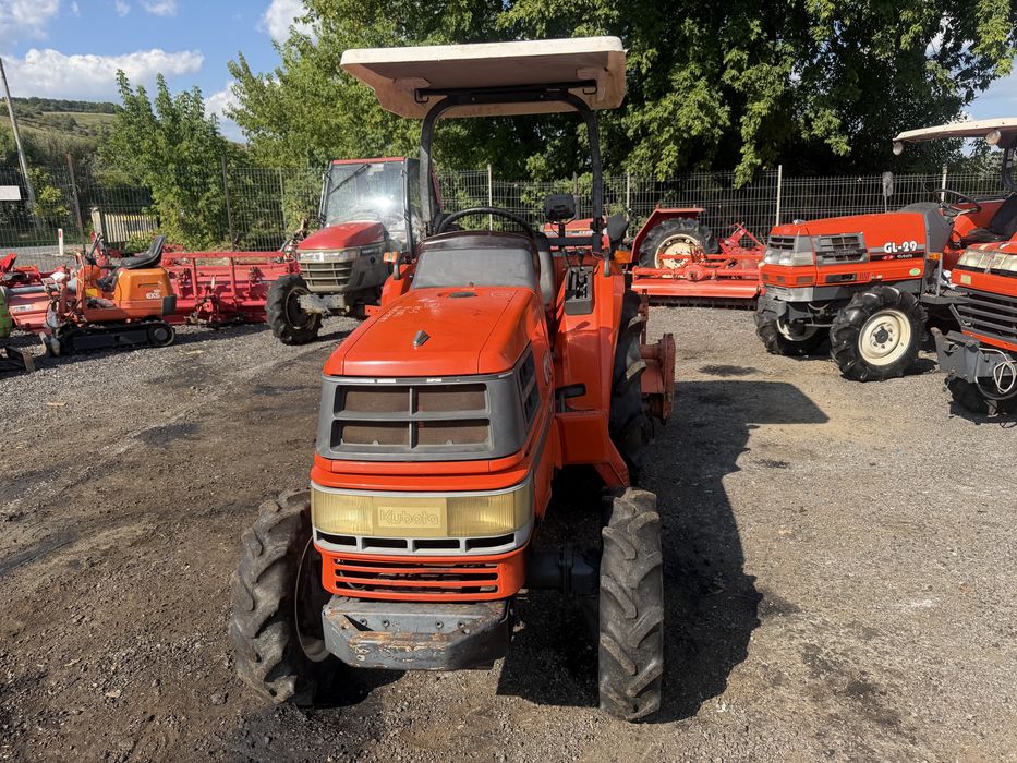 Tractoras tractor japonez kubota gt5