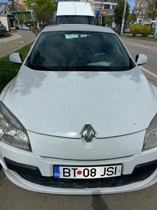 Vând autoturism Renault Megane III, alb.