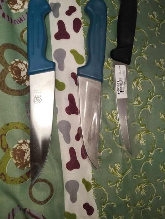 Vând diverse lucruri pentru abator sau măcelarie