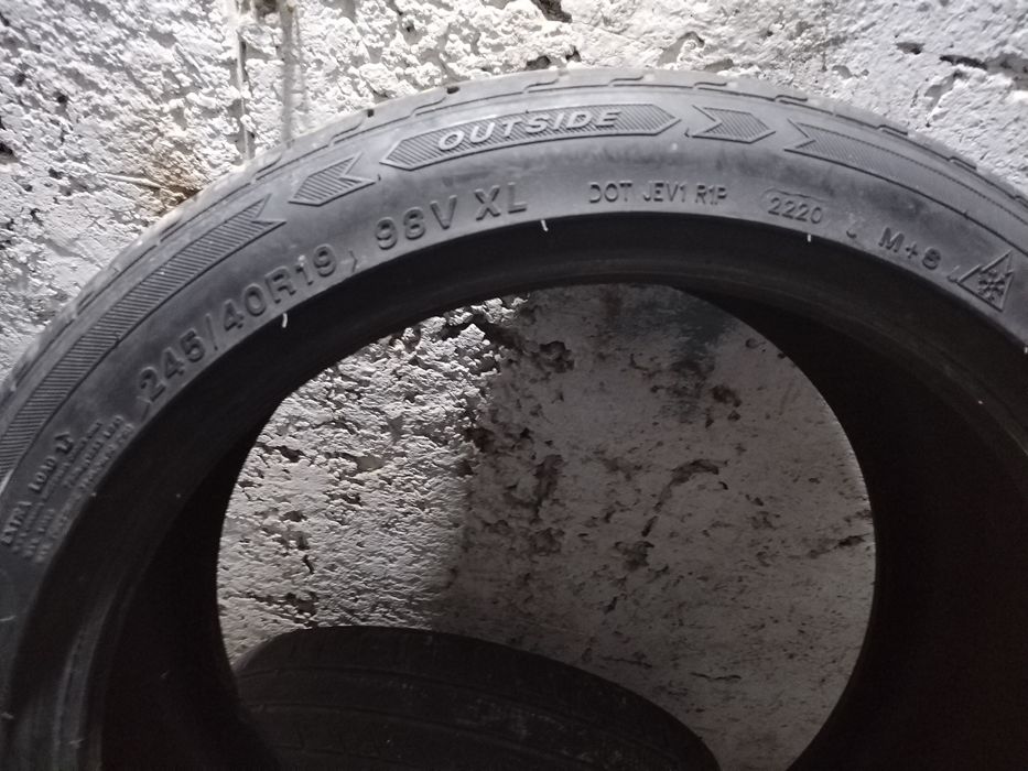 Vând cauciucuri iarna