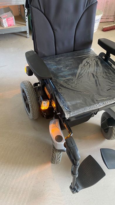 Scaune electrice pentru persoane cu dizabilități