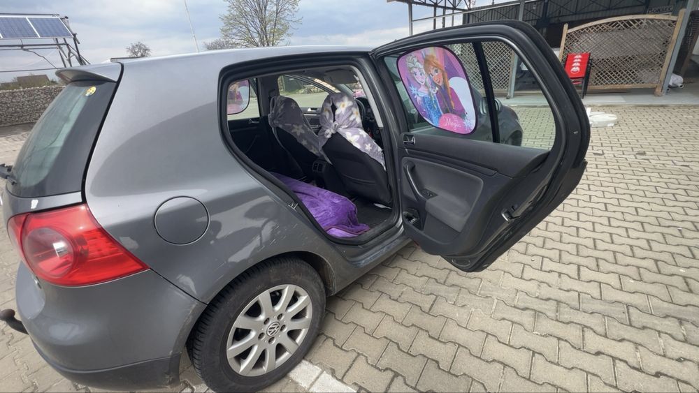 Vand sau schimb cu seat leon