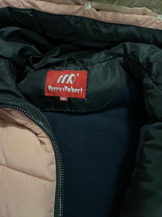 Продам зимнюю куртку для девочки подростка