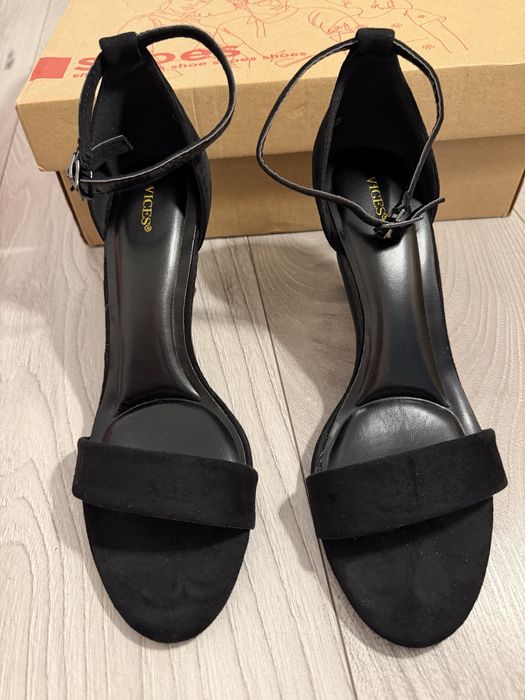 Sandale noi negre toc 6 cm marime 38
