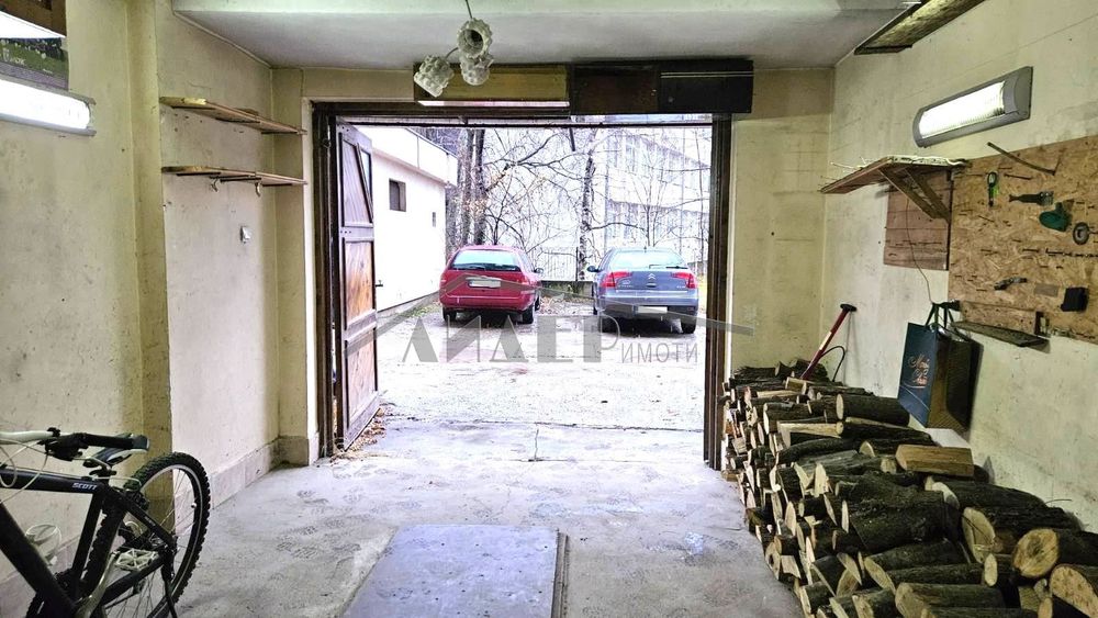 Продава се Гараж / Паркомясто в Велико Търново, Център - 18 кв.м за 1556 €/кв.м - Снимка #6