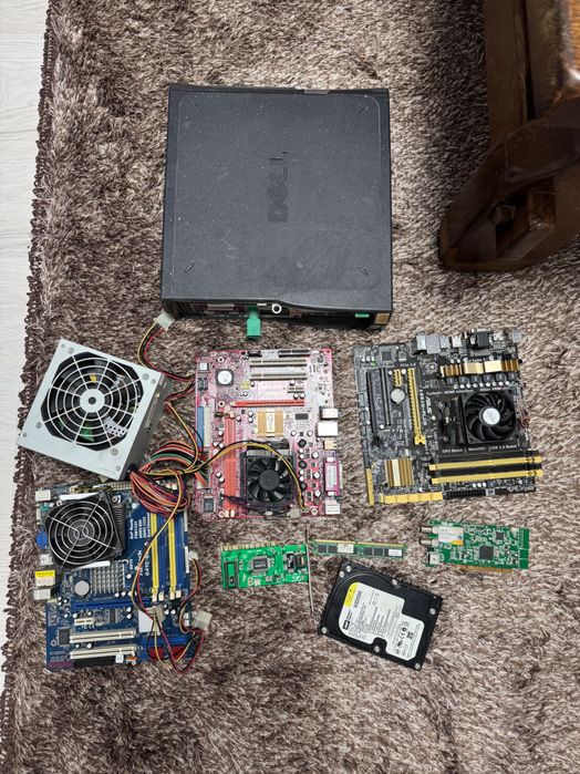 Различни платки.