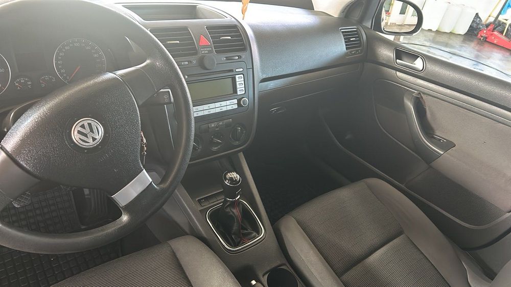 Продавам VW Golf 5