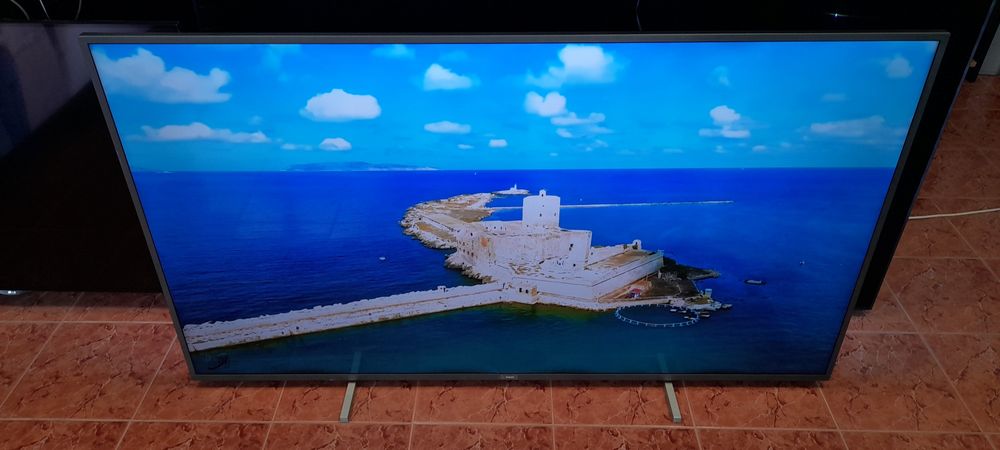 Philips 70 PUS7805 158 cm 70 Inch 4K UHD Smart TV Ambilight 3 laturi