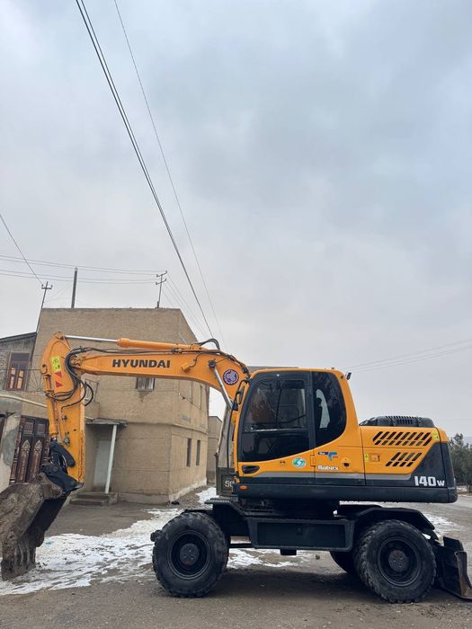 Hyundai 140 Sotiladi