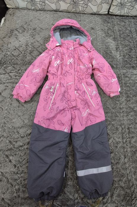 Зимний комбинезон для девочки