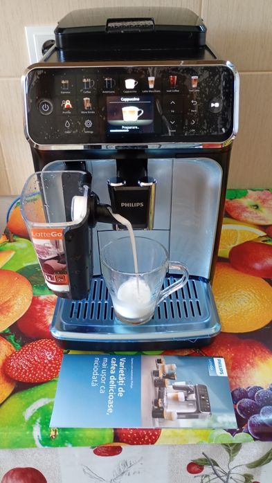 Expresor cafea Philips Latte Go 5500 câteva cafele, cană noua.