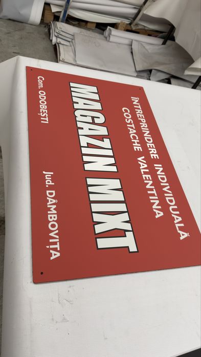 Pliante Flyere Carti de vizita Autocolante Stikere Colantari Benare