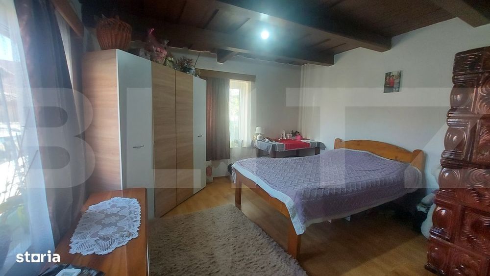 Casa lemn masiv, 50 mp,  teren si livada, zona Telechia