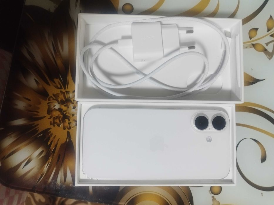 Iphone 17 продавам