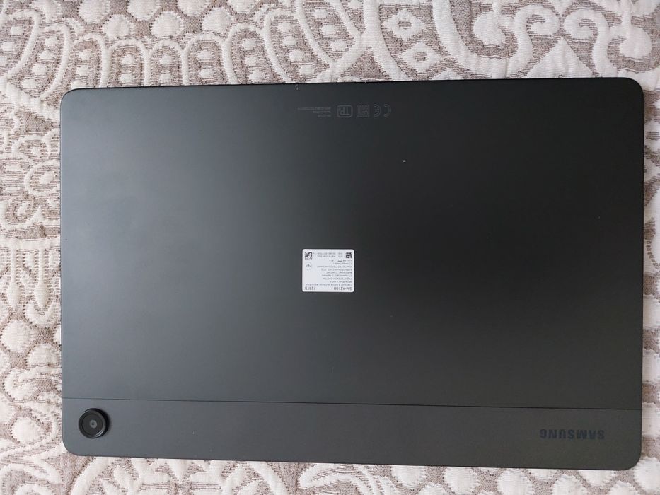 Продам планшет Samsung TabA9+