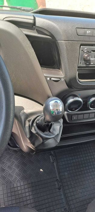 Autoutilitara Iveco Daily 35C16
