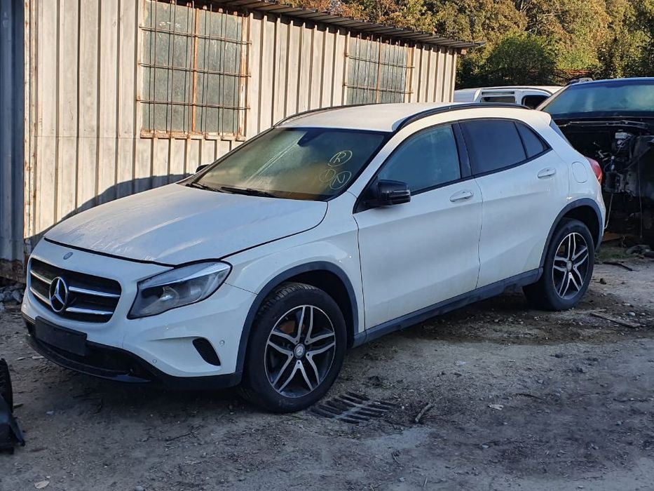 Dezmembrez Mercedes GLA x156 motor 1.6 benzina 90kw 122cp m270 dezmembrez cutie de viteze automata