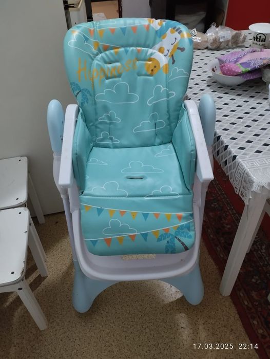 Детский стульчик для кормления