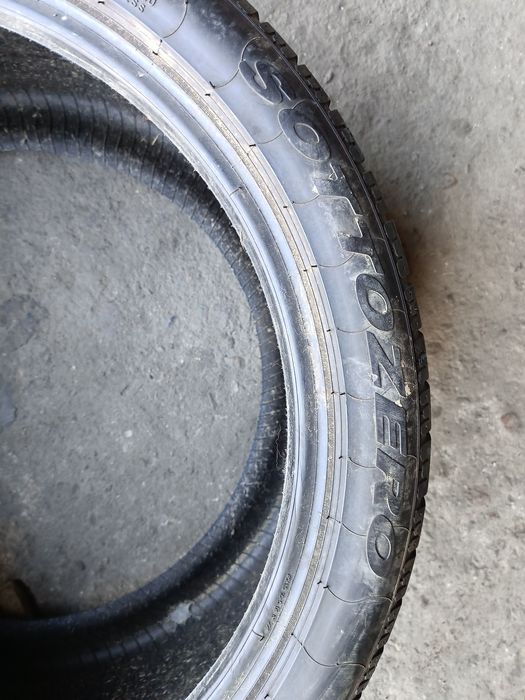 Гуми -20цола-285/35-1бр.-70лв."PIRELLI"