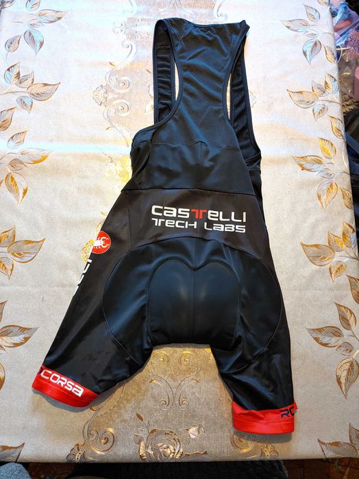 Set: Tricou Ciclism CASTELLI Rosso Corsa – Maratona dles Dolomites + Pantaloni Ciclism CASTELLI Rosso Corsa – Bib Shorts Profesionali