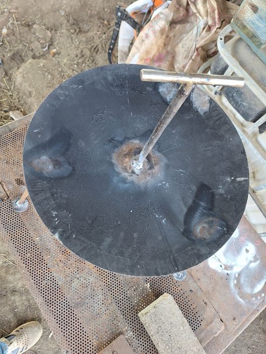 Disc de  gratar  cu picioare detasabile