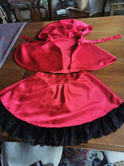 костюм на червената шапчица