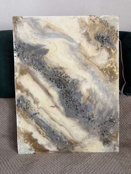 Художница. Интерьерный мастер. Создатель рельефа.