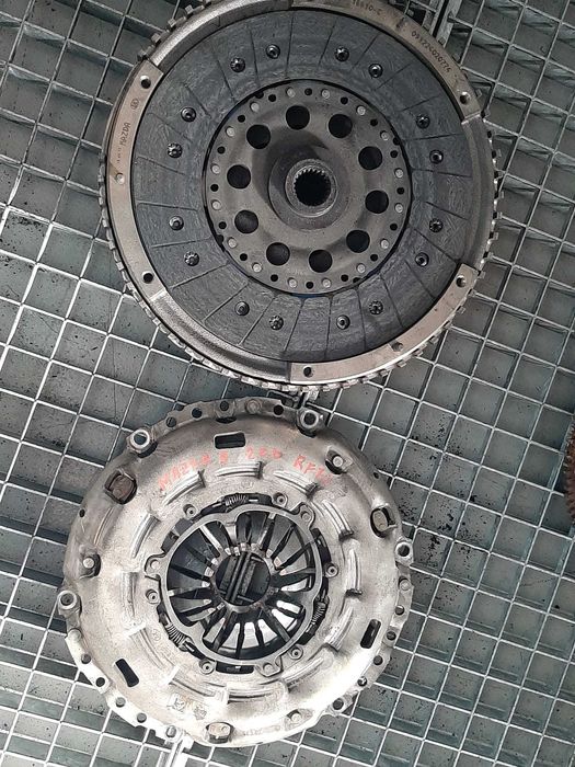 kit ambreiaj volanta masa dubla 2.0 d rf7j mazda 5 disc 7,1 mm rf30-16610-c