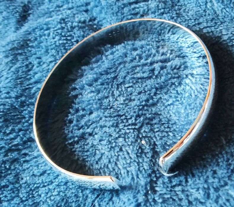 Елегантна,сребърна гривна в луксозна кутия за подарък. Различни модели