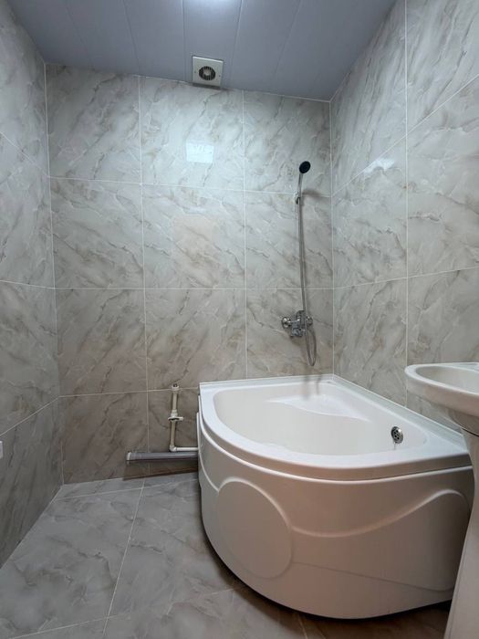 Срочно продается 1в2 комнатная квартира Авиасозлар 1 Школа 61