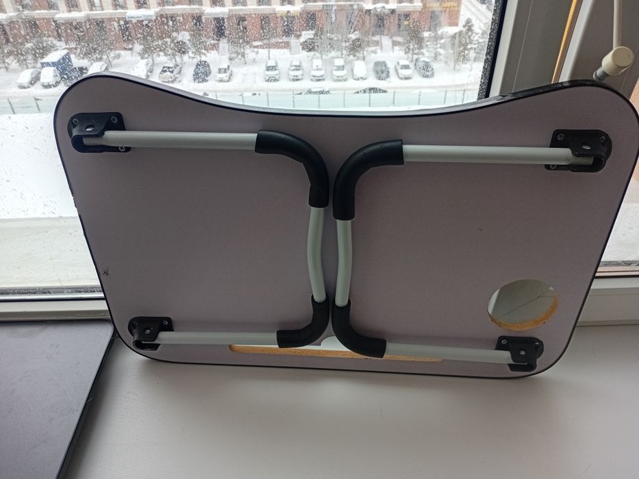 Столик напольный для ноутбука