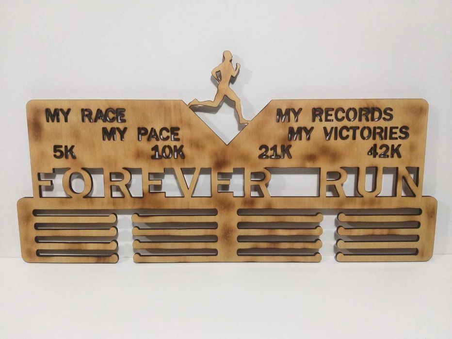 Медальница из дерева