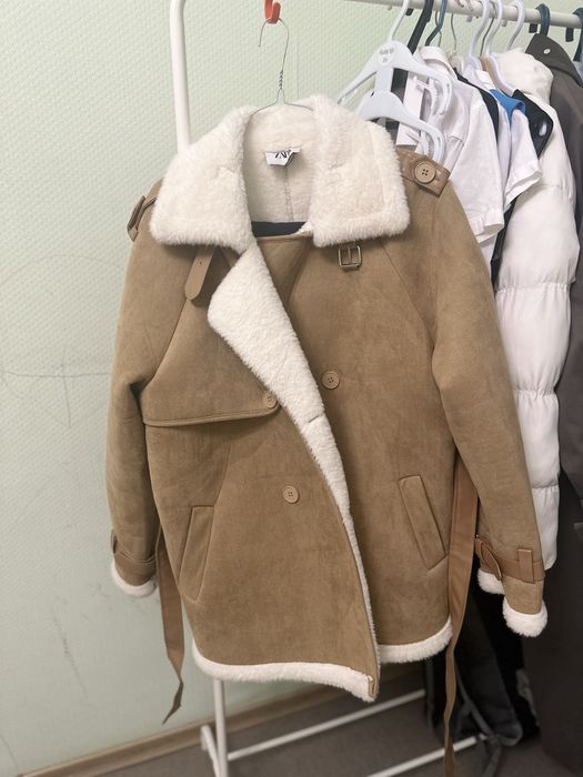 Продам Куртки Блузка размер s.