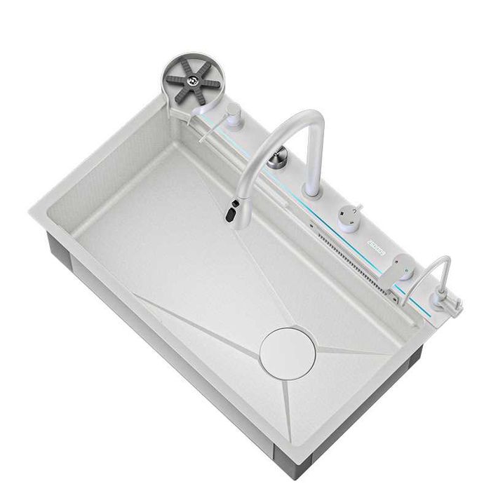 Бяла кухненска мивка с опция за пълно персонализиране