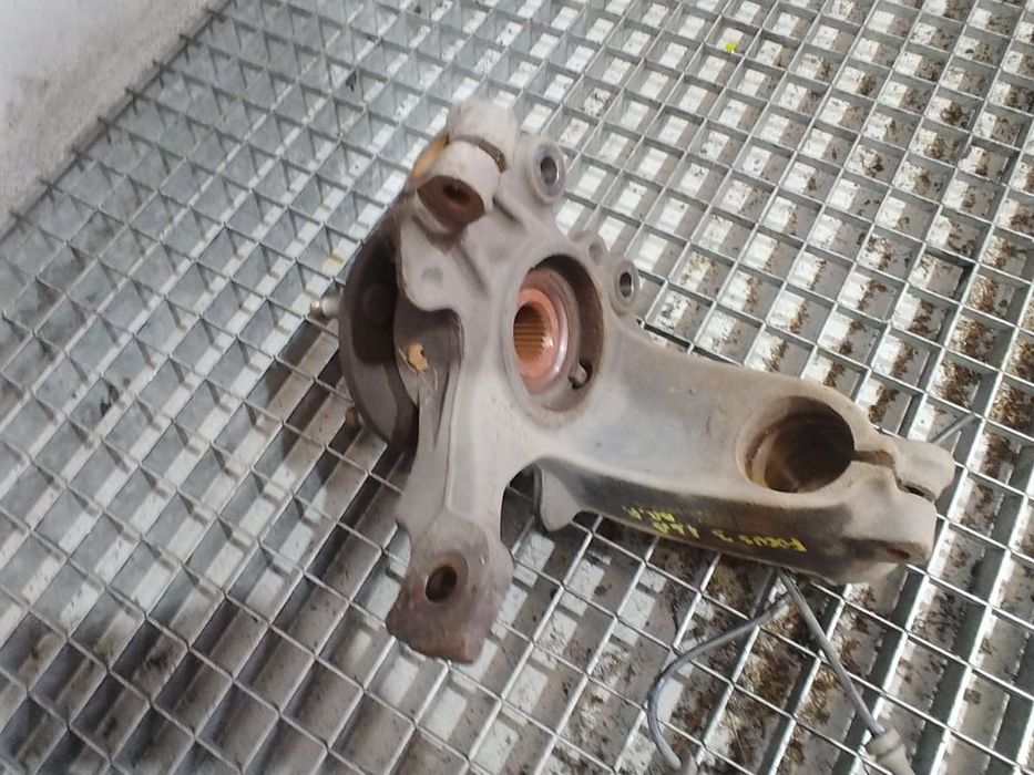 fuzeta dreapta fata 1.6 b ford focus 3
