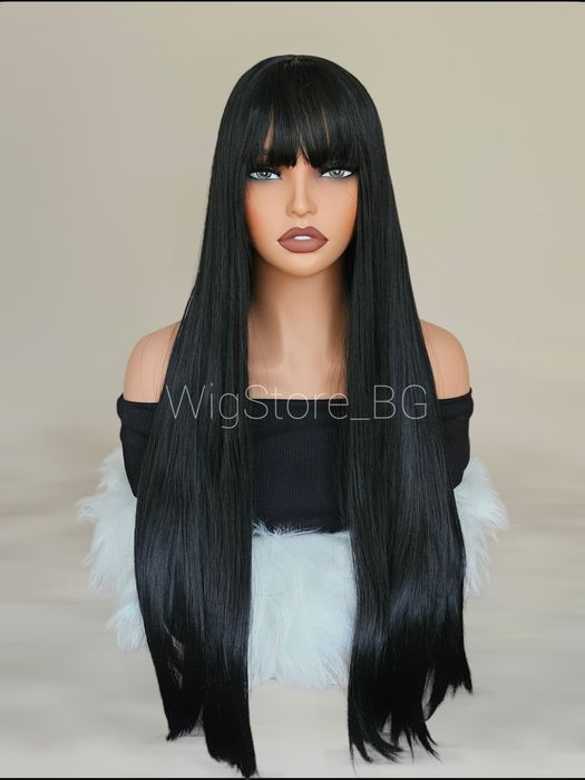 Черна права перука с бретон