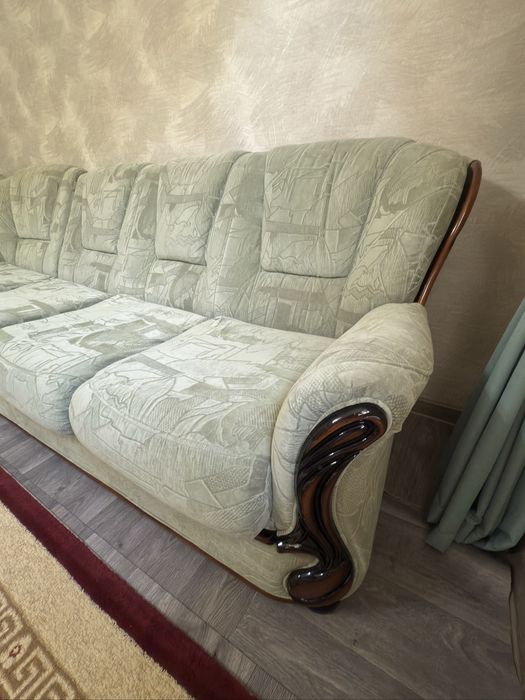 Диван белорусский  в хорошем состояний