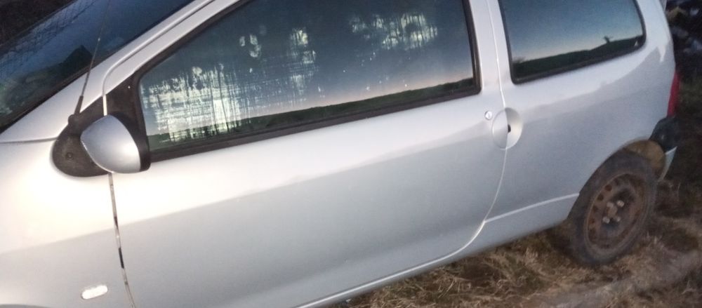 Рено Туинго на части